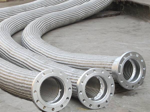 3 metal hoses with a flange connector